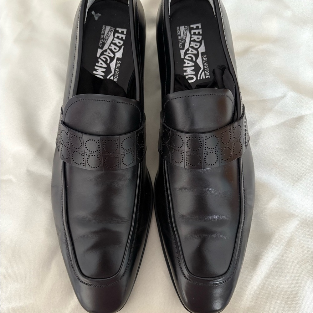Salvatore Ferragamo Men's Black Leather Loafers